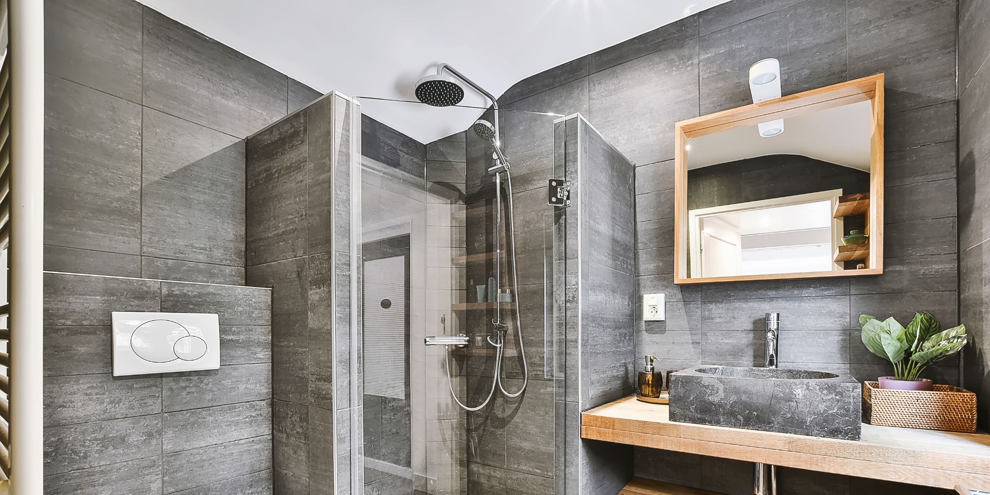 Carrelage gris dans une salle de bain