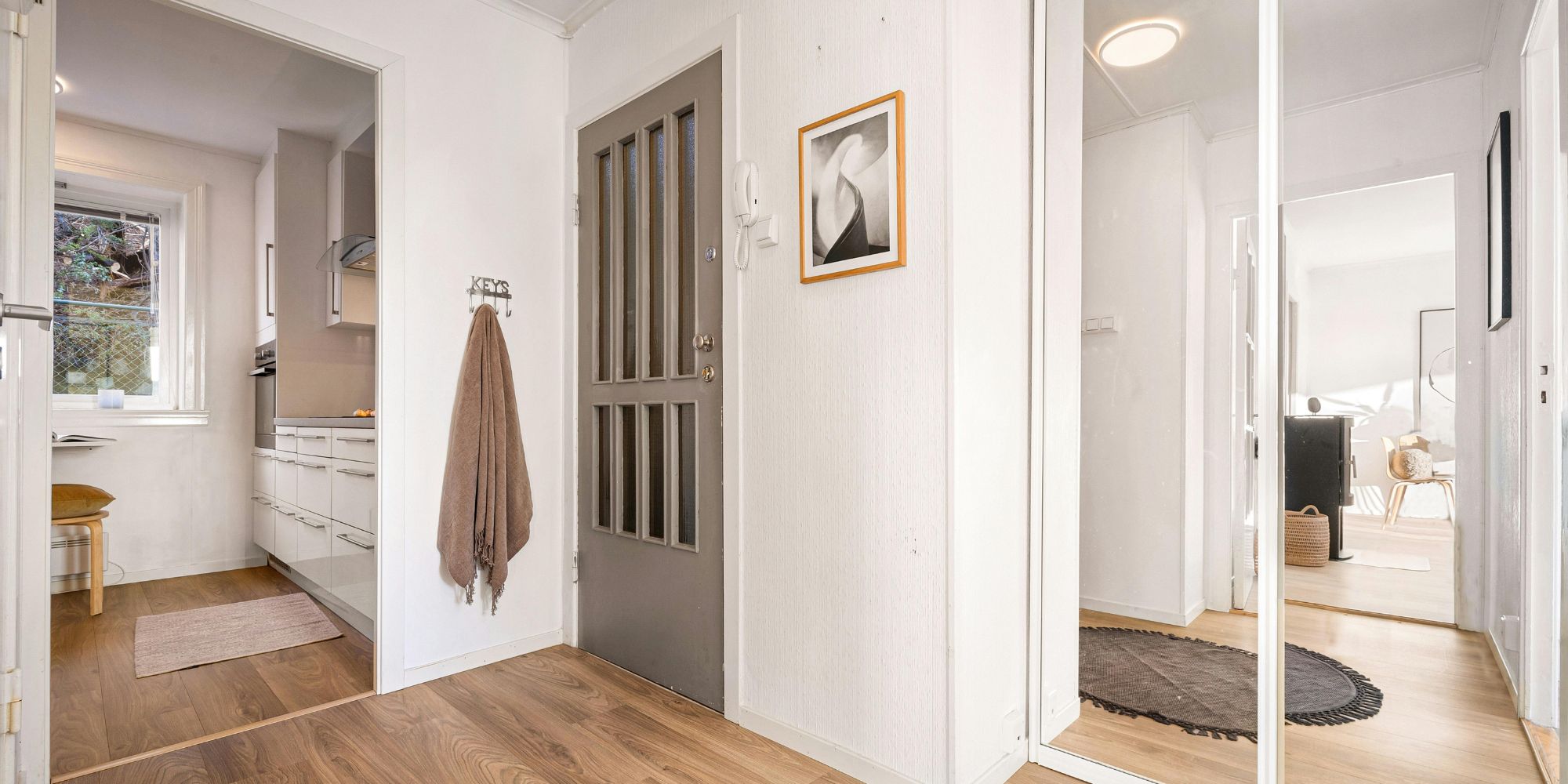 Image d'une entrée dans un appartement ou une maison
