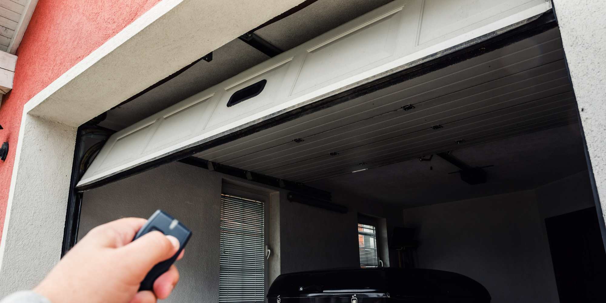porte de garage sectionnelle avec télécommande