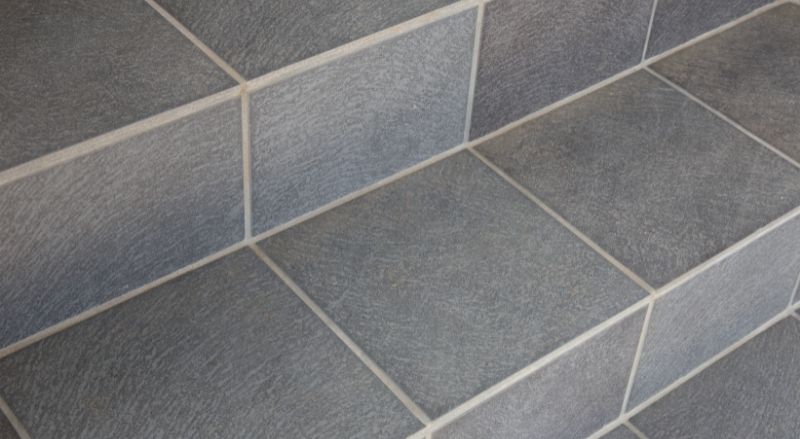 carrelage antidérapant sur un escalier