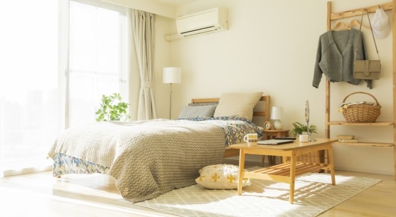 climatiseur split dans une chambre