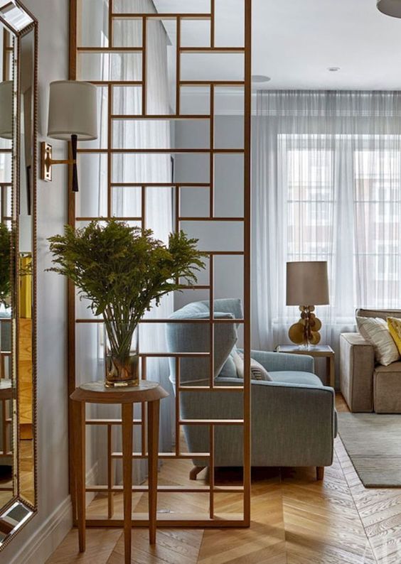 cloison amovible décorative dans un salon