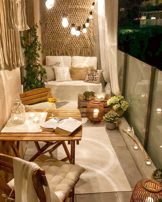 coin diner sur un balcon