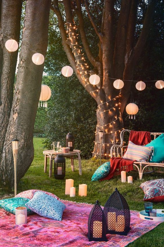 terrasse en été dans l'herbe