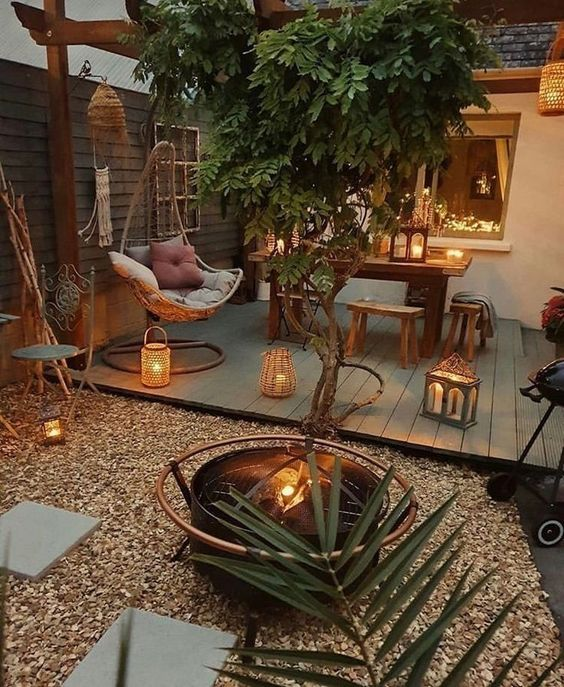 déco terrasse d'été avec un brasero