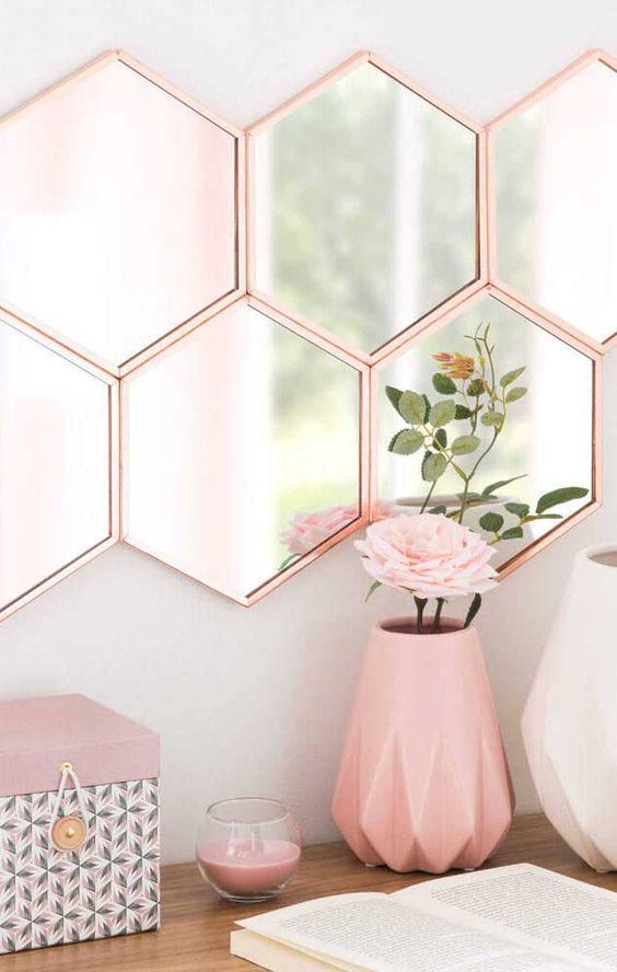 miroirs rose gold dans une entrée