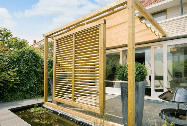 Pergola pour protéger une terrasse du vent