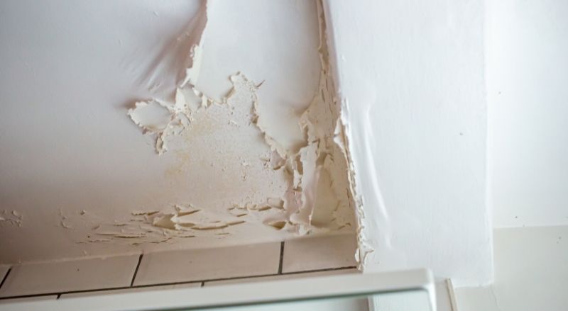 plafond d'une salle de bain