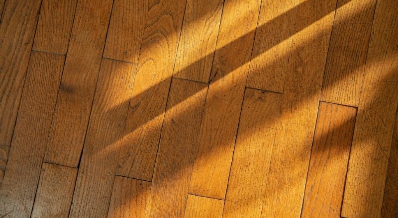 prix de la pose d'un parquet massif