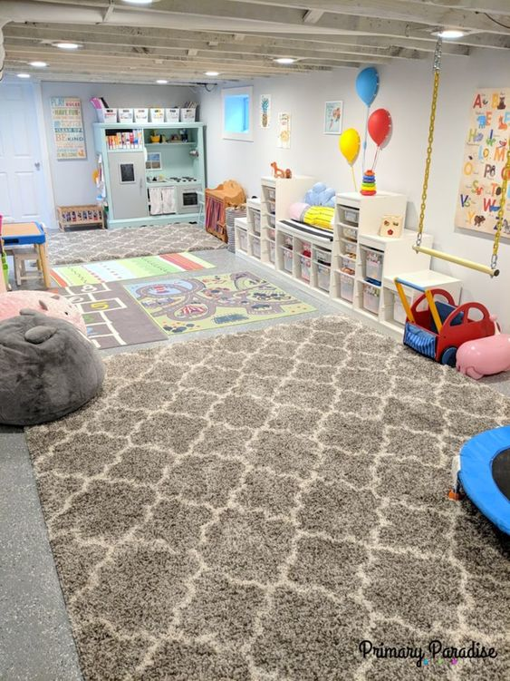 salle de jeux pour enfants dans un sous-sol