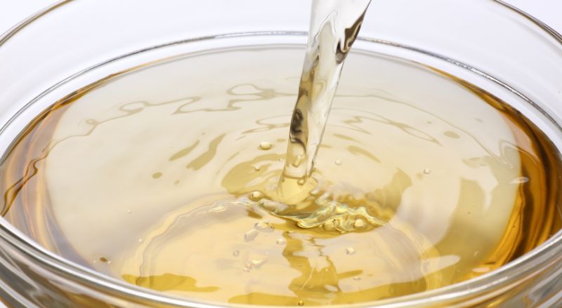 mélange de vinaigre blanc et de cannelle pour purifier la maison