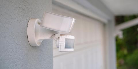Comment brancher un détecteur de mouvement sur une lampe extérieure ?